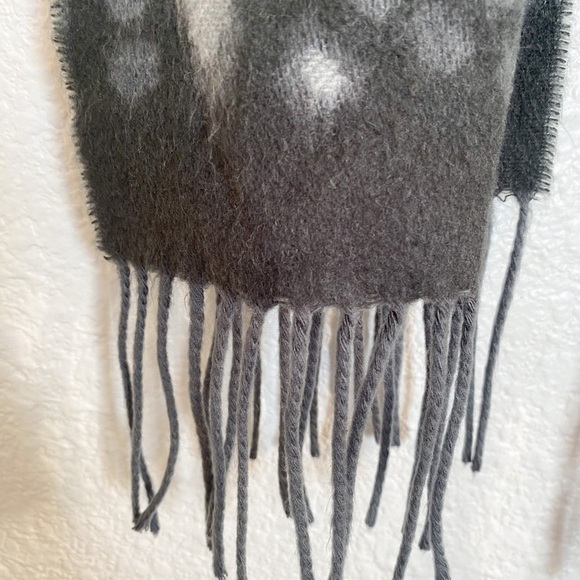 Croft & Barrow Leopard Print Cozy Fringe Boho Soft Blanket Scarf - Picture 9 of 9